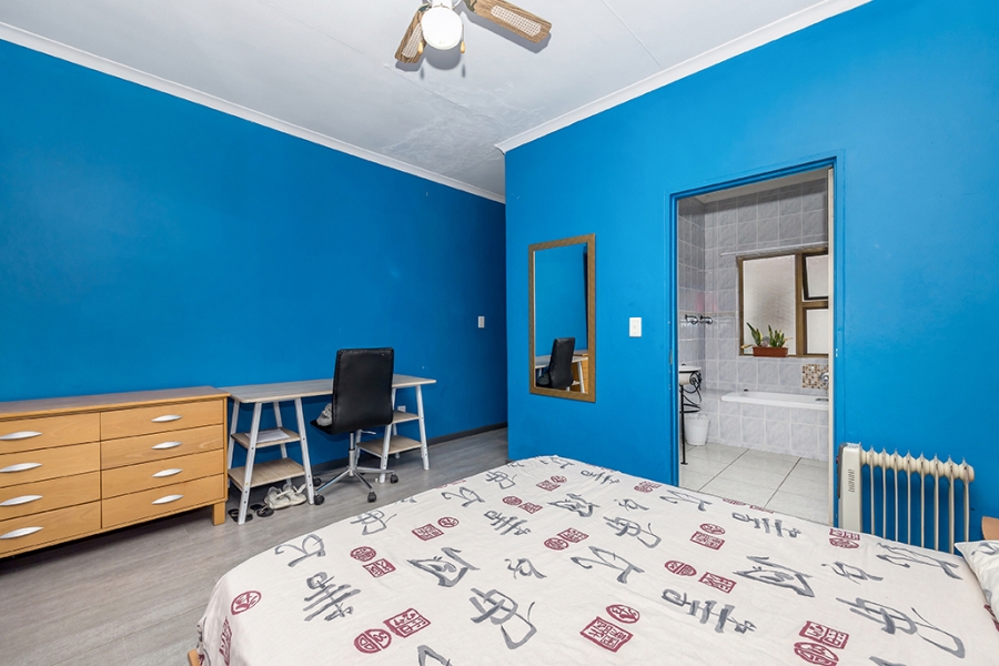 6 Bedroom Property for Sale in Sunset Beach Western Cape